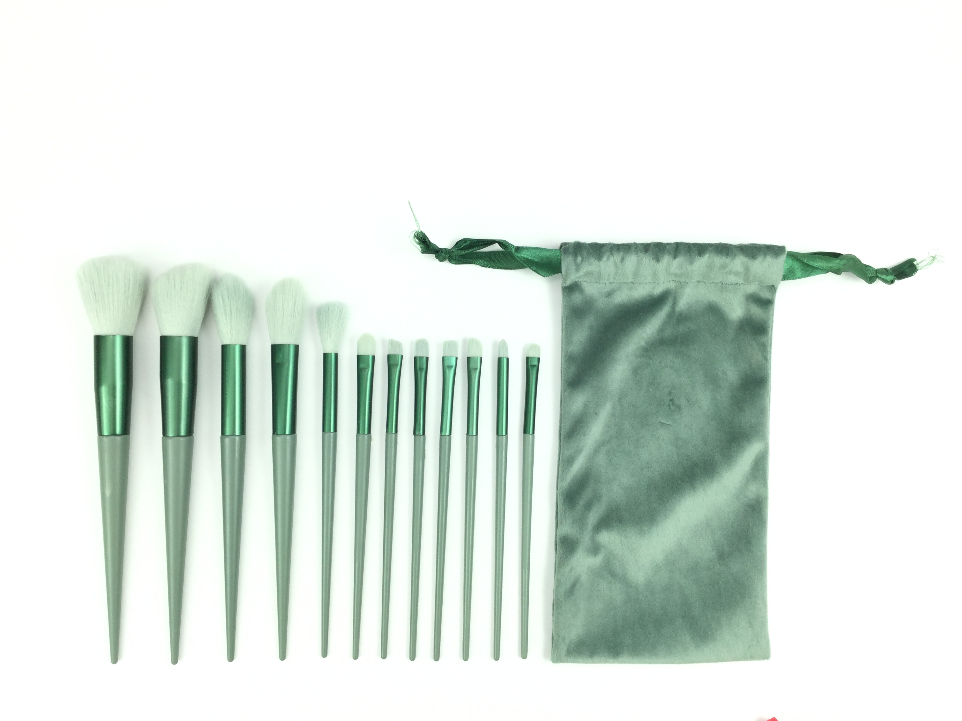 Schnell trocknender Make-up-Pinsel aus Faserfell mit Tasche (grün)